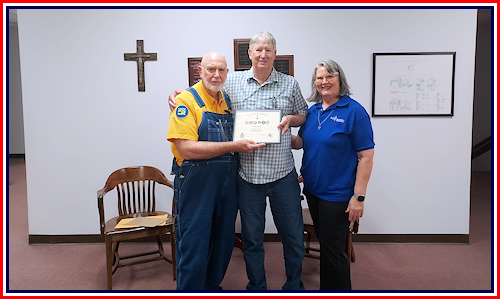 Secretary/Treasurer Rodney Love presents Military Appreciation Certificate to Rodney Reed with his wife Patti in attendance. Rodney served 4 years in the US Navy. His son, following in his footsteps is currently serving in the Navy.